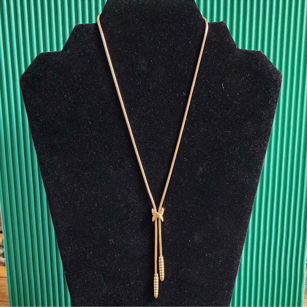 Vintage Artistry Ariat Necklace